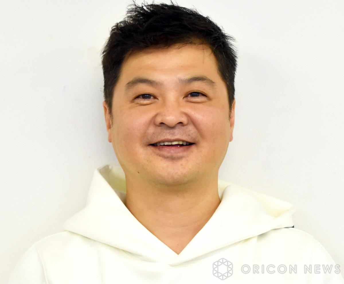 月亭方正、妻を“顔出し”「奥さん綺麗」「杏里さんに似てる」　先輩・今田耕司との2ショット紹介