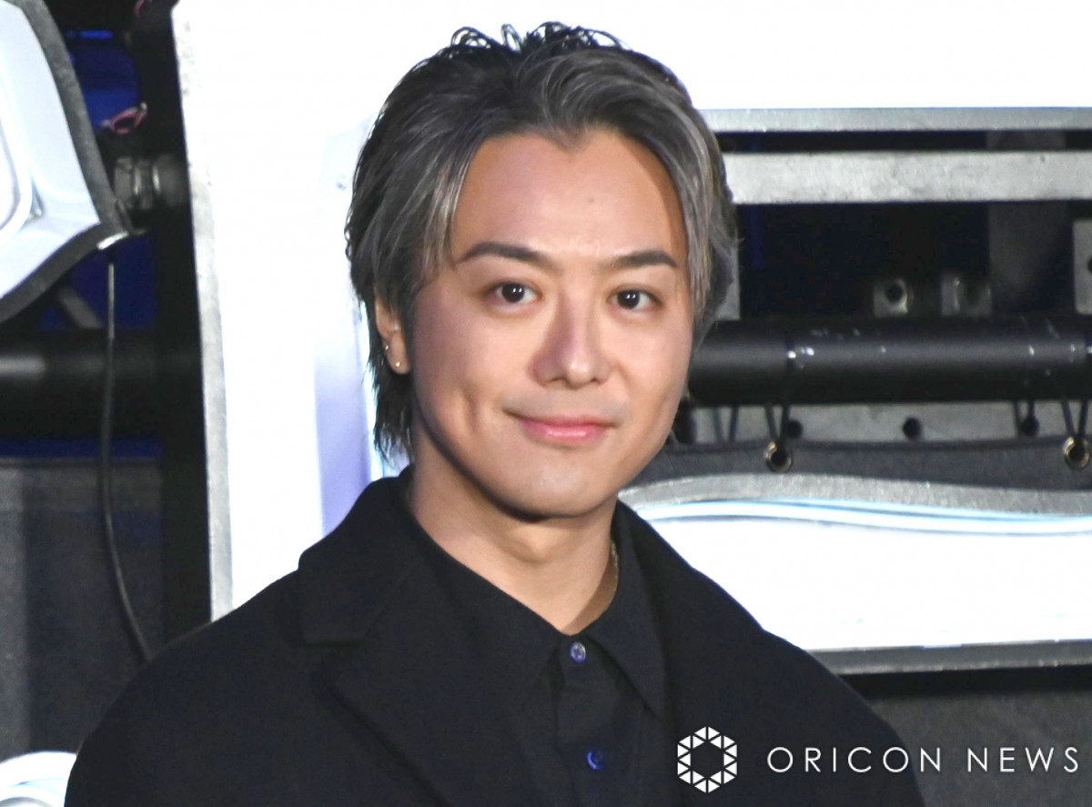 「えぐすぎる」EXILE TAKAHIRO、筋肉隆々な上裸姿に反響　目標は「いつか背中でくるみを割る」