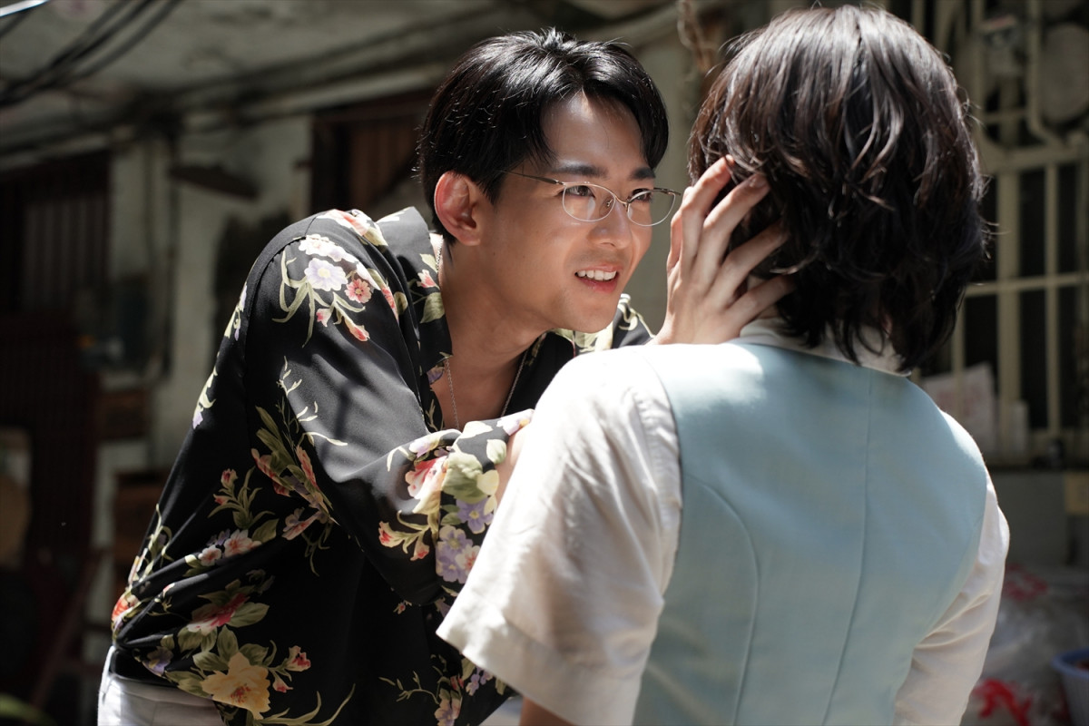 竜星涼の妖しさと計算された笑みに注目　『九龍ジェネリックロマンス』蛇沼みゆき役を怪演