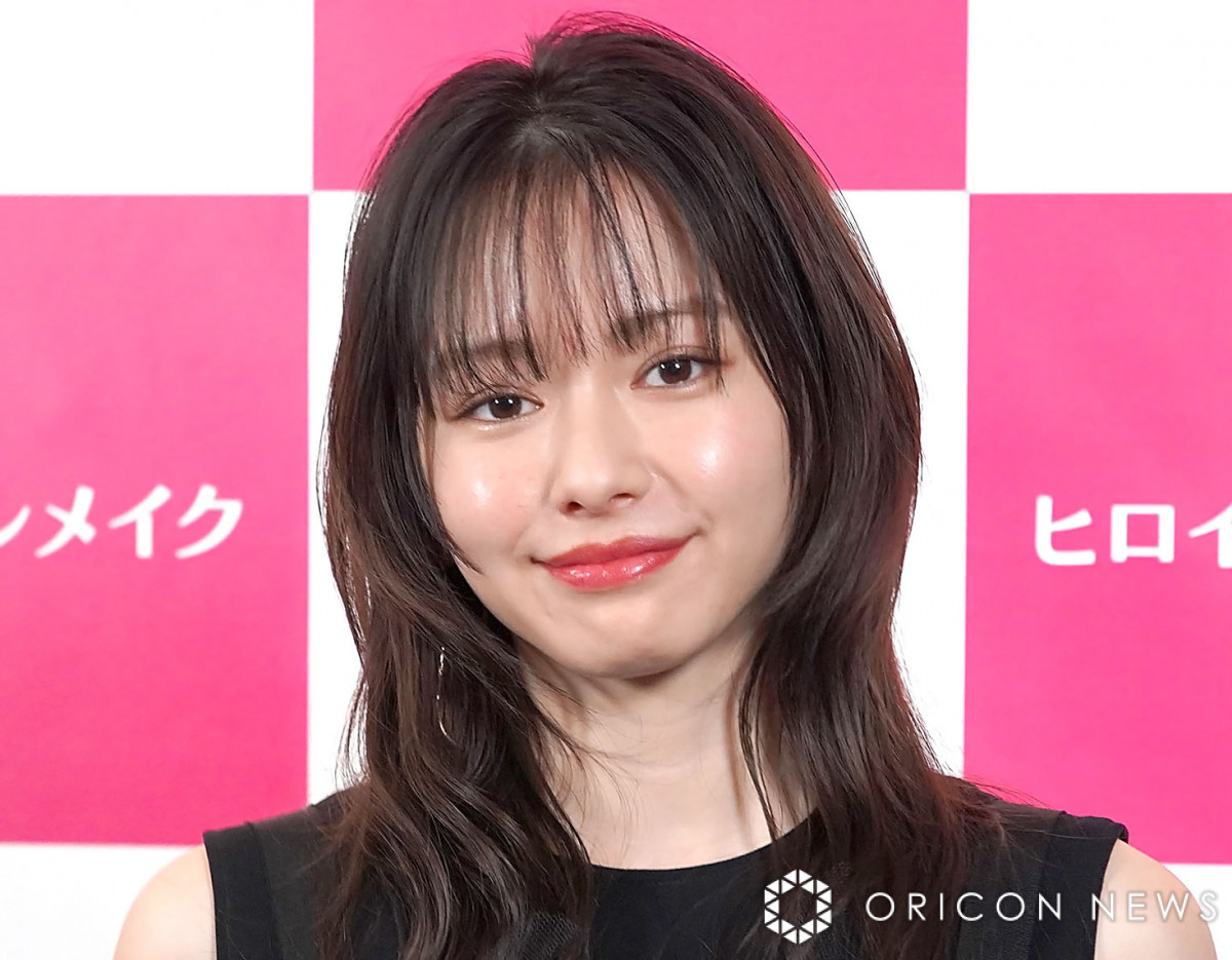山本舞香、“カルバン・クライン”姿で引き締まった美ボディショット「えぐい」「腹筋が凄い」