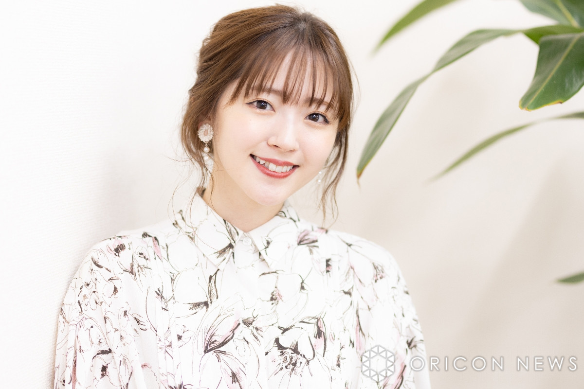 鈴木愛理「解禁しました！」　“ミニスカ”ゴルフウェア姿にファン歓喜
