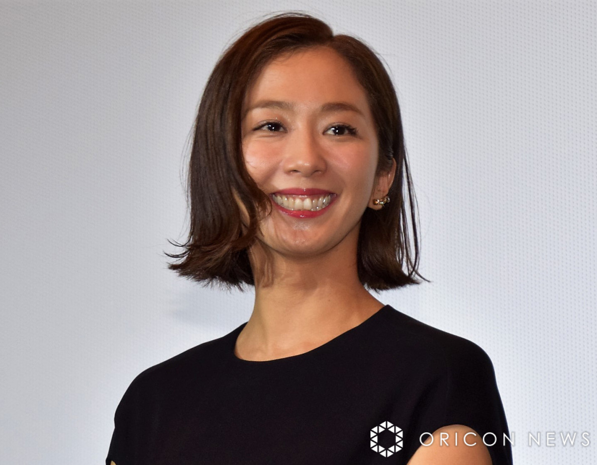 優香、“だいすき遥さん”井川遥と仲良し2ショット「癒し系の2人」「エモい」