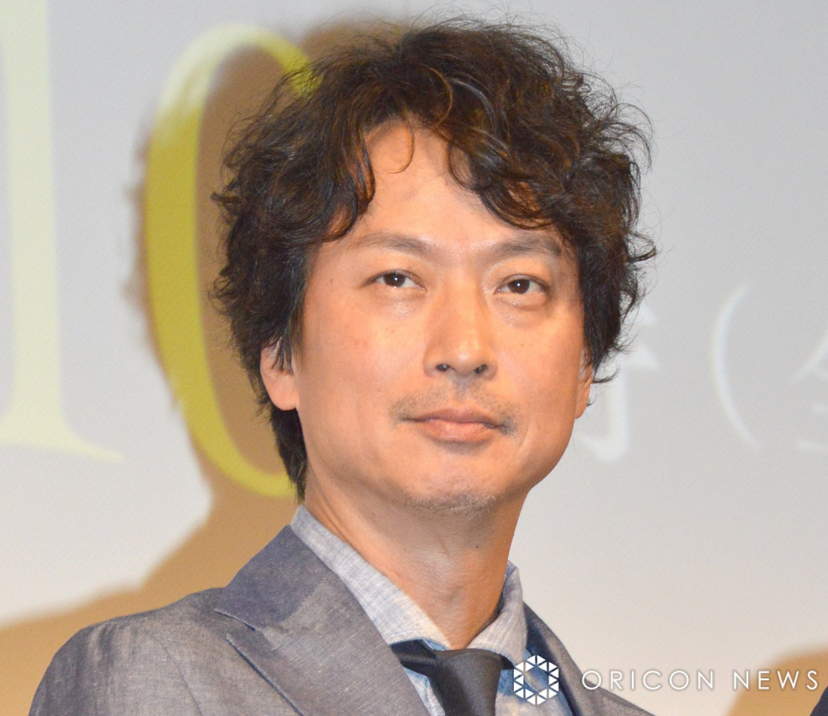 「だ、だれ？」61歳・椎名桔平、“前髪アリ”ロケ中のオフショットに反響「カッコいい」「イメチェン過ぎ」「ジェシーかと思った」