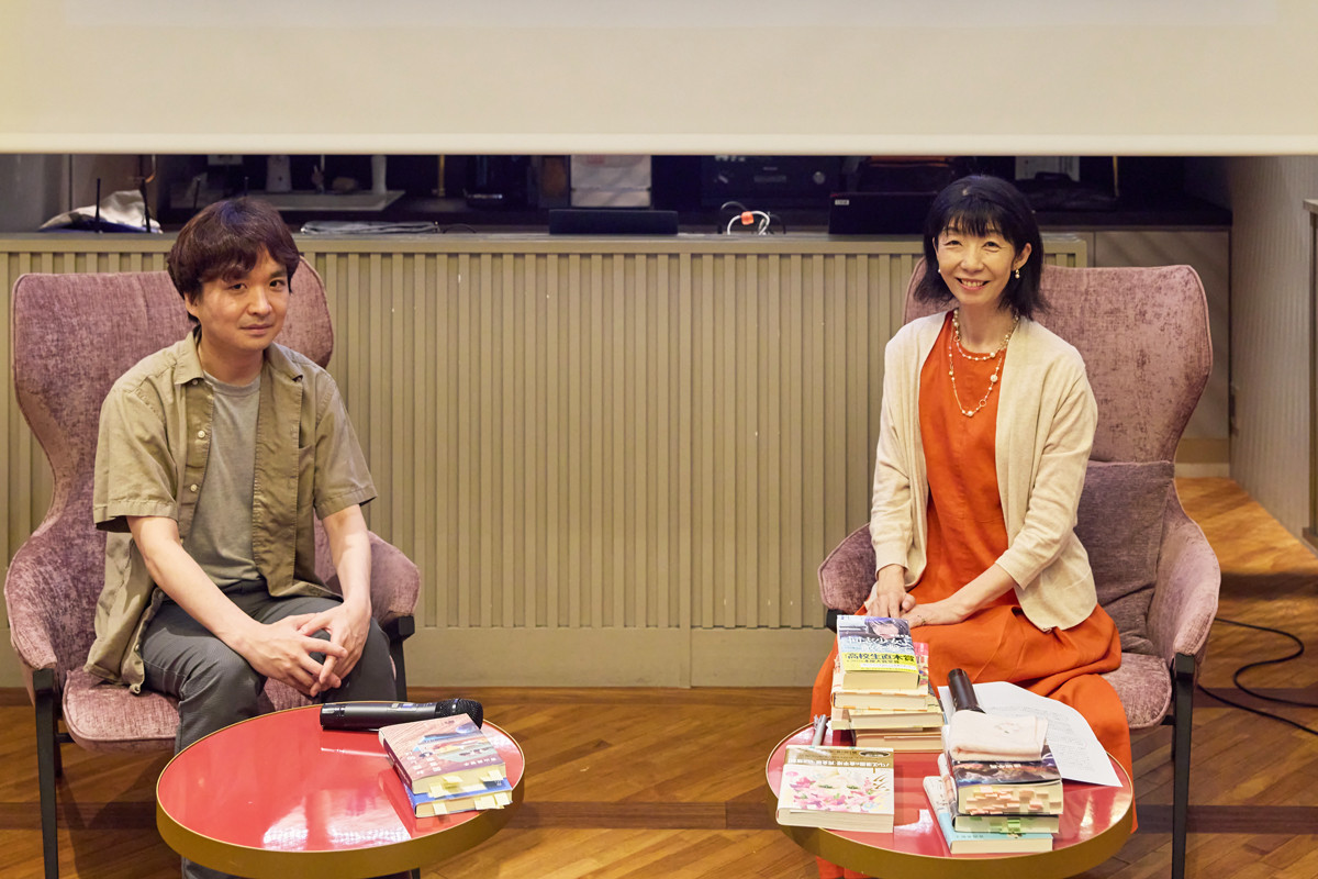 本屋大賞作家・逢坂冬馬さん、最新作の手本は「青山メソッド」　作風異なる人気作家との対談で創作秘話を明かす