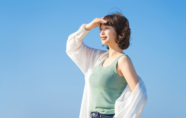 「Tシャツの下、透けてない？」「ブラの形もYラインも気になる」夏のお悩み解決インナー8選【透けない＆見せてもOK】