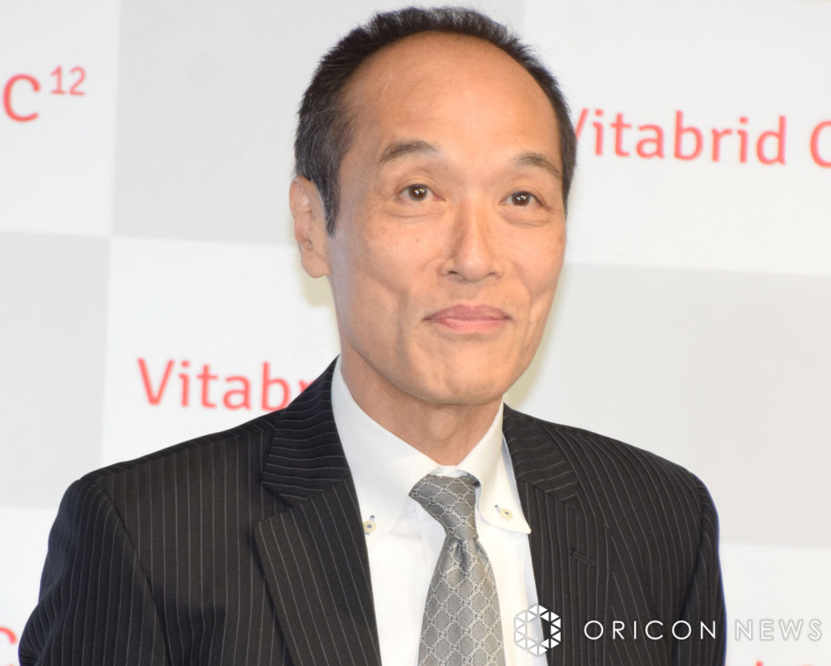 東国原英夫、7歳息子の喜びショット添え“快挙”を報告「すご～い！」「賢い」「そして大きくなりましたね」　2014年に再々婚